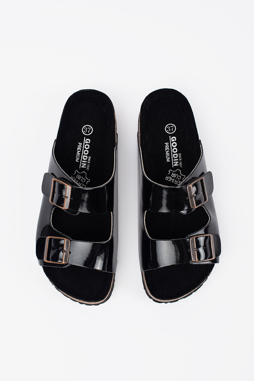 Czarne klapki na płaskiej podeszwie Czarne klapki na płaskiej podeszwie