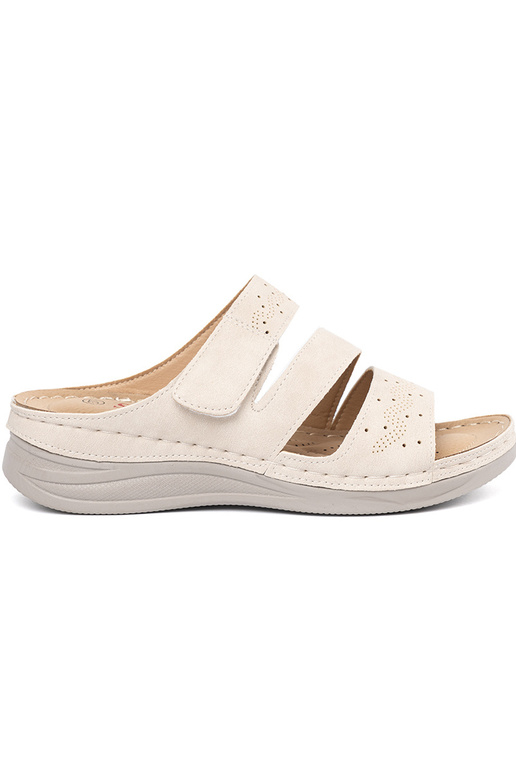 Easy brightlybeige slippers on a loIn...