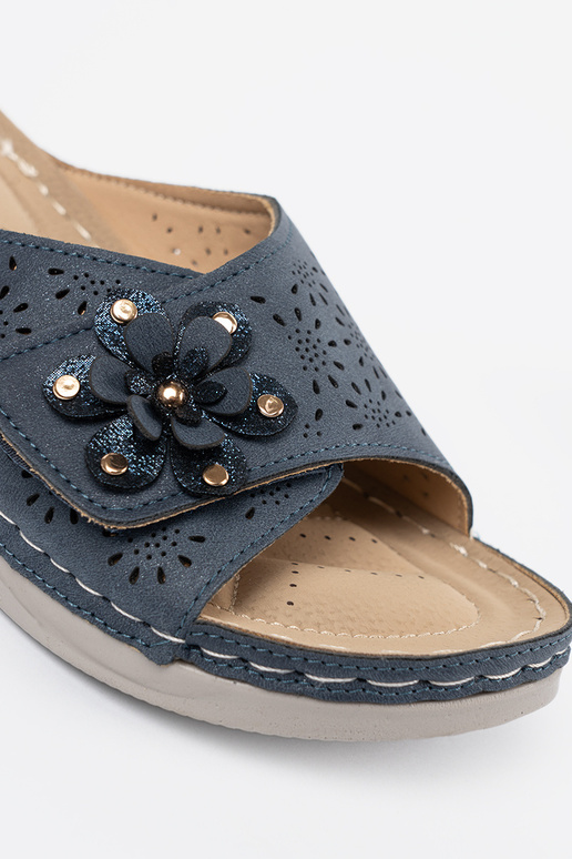 Granatowe klapki damskie z ozdobnym...