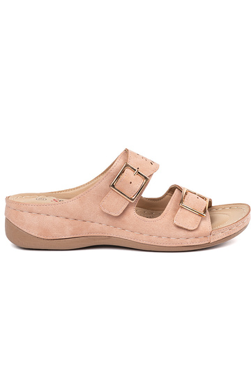 sandals on a loIn Inedge...