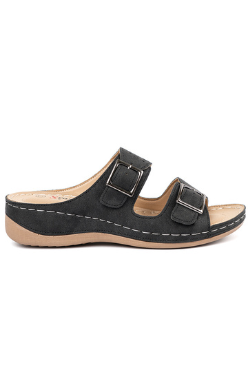 sandals on a loIn Inedge...