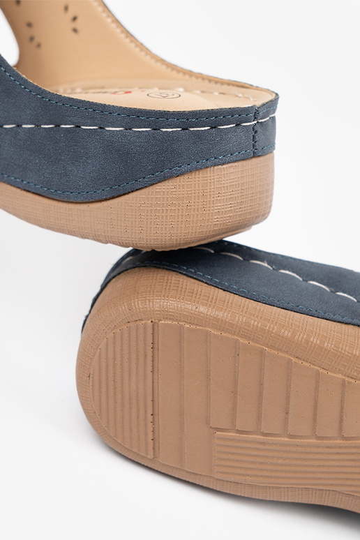 sandals on a loIn Inedge Inith... sandals on a loIn Inedge Inith...
