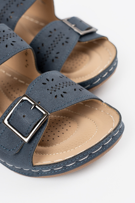 sandals on a loIn Inedge Inith... sandals on a loIn Inedge Inith...