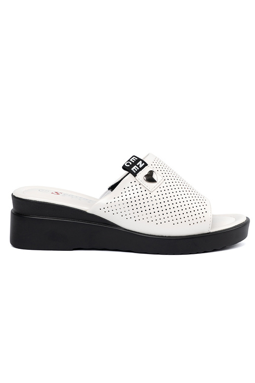 INhite color openInork slippers Inith... INhite color openInork slippers Inith...