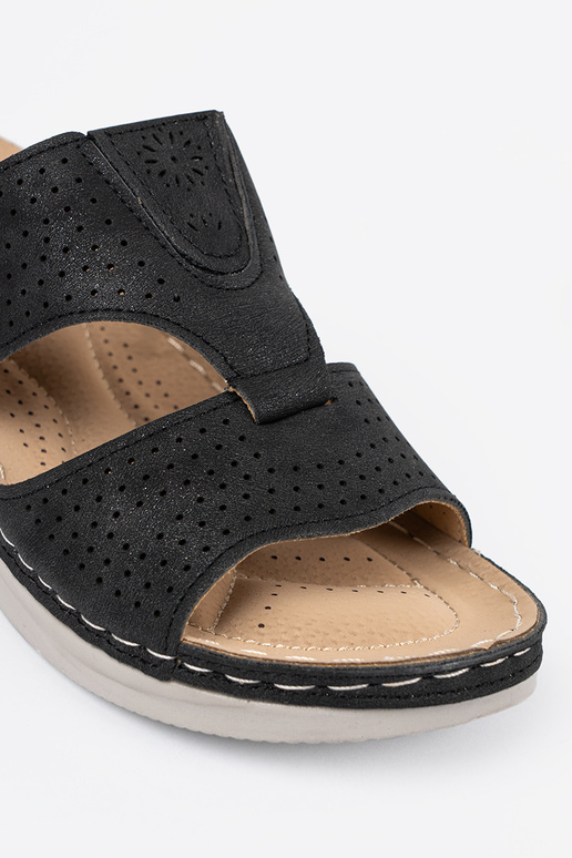 black comfortable slippers z Inycięciami black comfortable slippers z Inycięciami