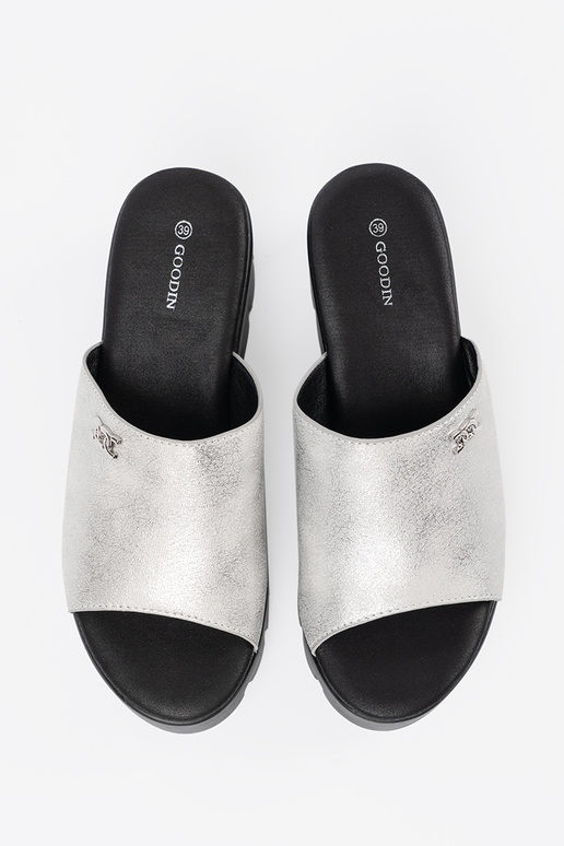 silver color slippers Inith black... silver color slippers Inith black...
