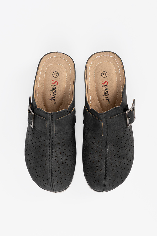 black slippers z pełnym noskiem i klamrą
