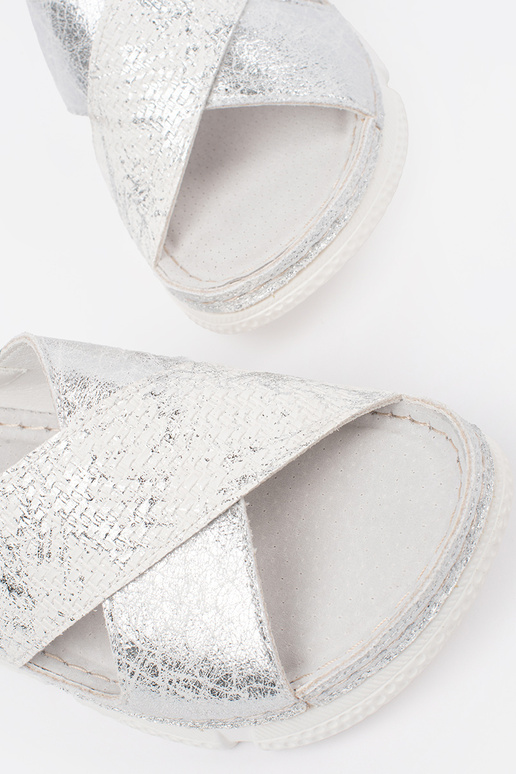 sandals Inhite color flat