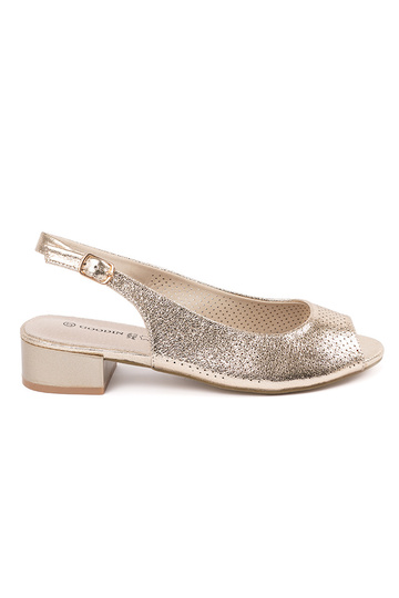 Złote ażurowe sandały na...