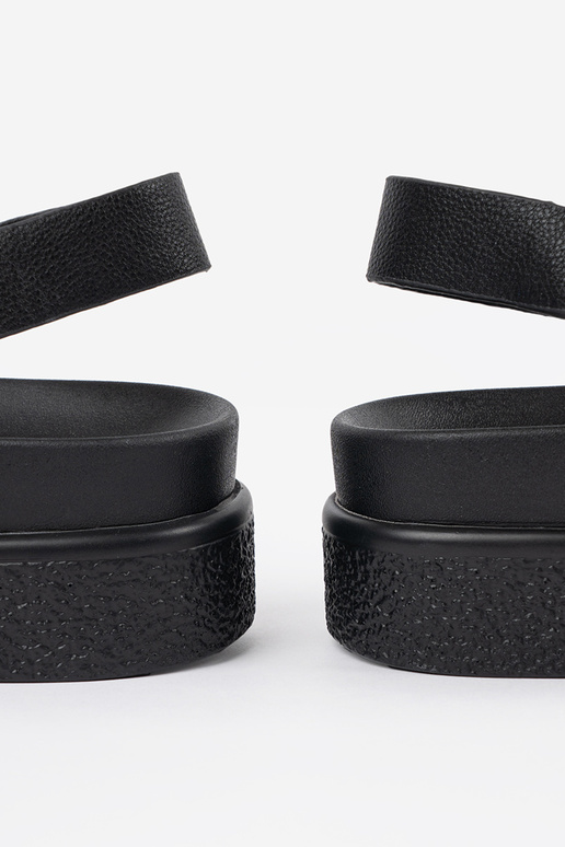 black elegant sandals Inith platform black elegant sandals Inith platform