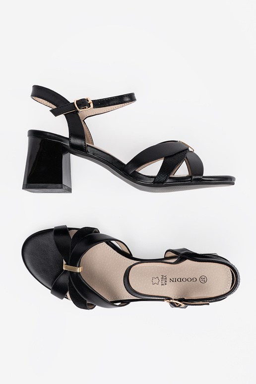 sandals on the heel black