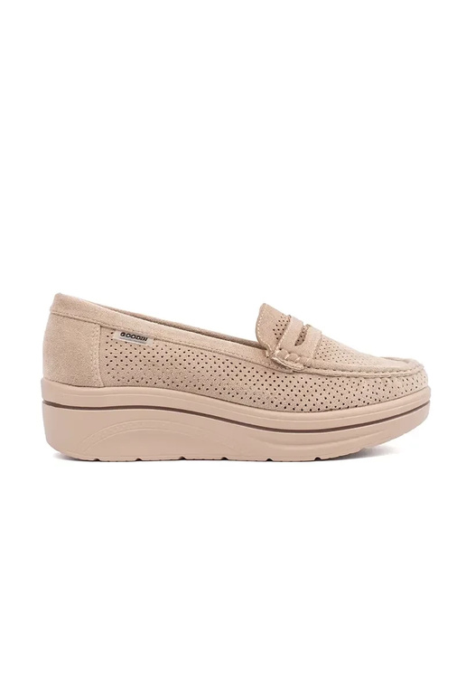 beige INomens moccasins on a thick sole