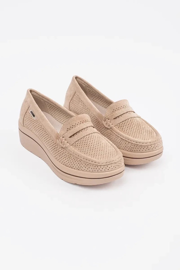 beige INomens moccasins on... 2