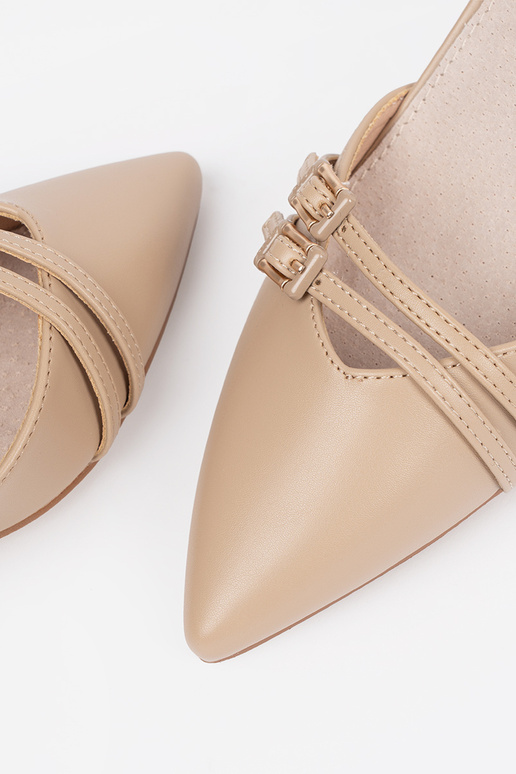 Smėlio spalvos aukštakulniai Smėlio spalvos aukštakulniai