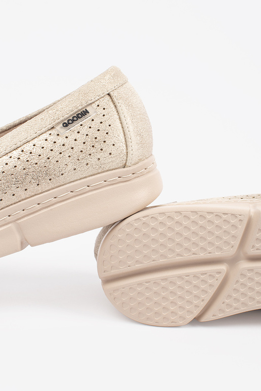 Złote ażurowe mokasyny ze złotym... Złote ażurowe mokasyny ze złotym...