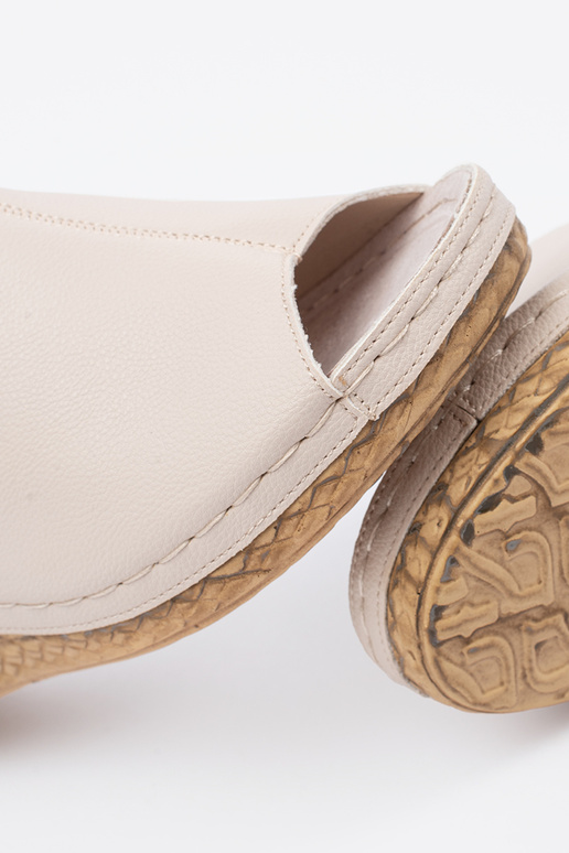 Beżowe klapki na koturnie damskie Beżowe klapki na koturnie damskie