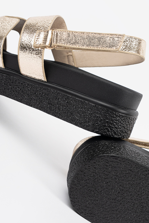 The classic model sandals Inith...