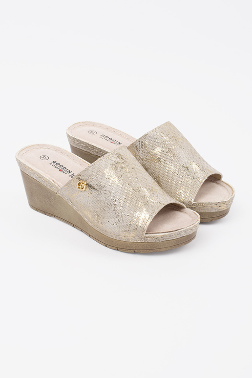 Slippers Inomens on a Inedge taupe