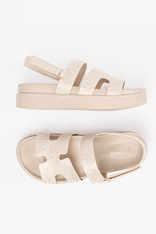 The classic model sandals Inith...