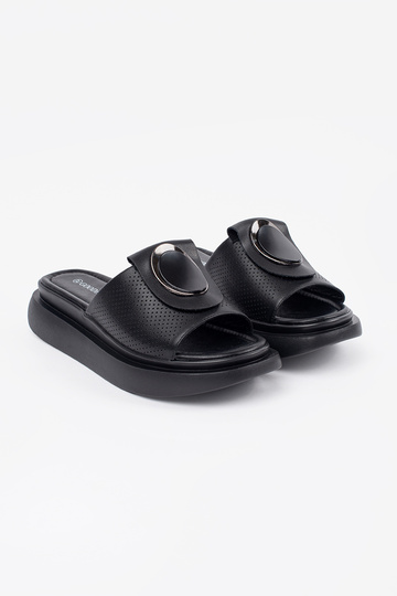 black comfortable slippers... 2