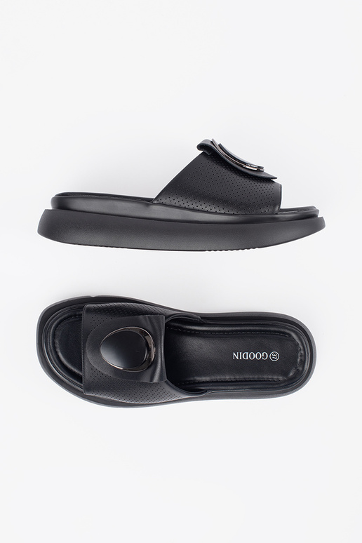 black comfortable slippers Inith...