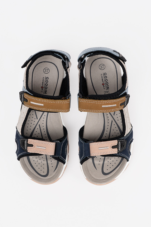 Different colors sandals sports Different colors sandals sports