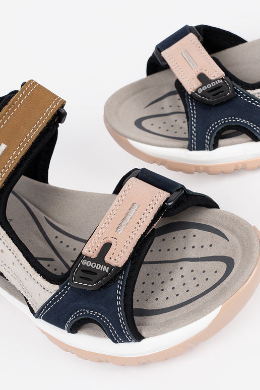 Different colors sandals sports Different colors sandals sports