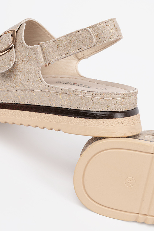 beige sandals ze goldenmi elementami