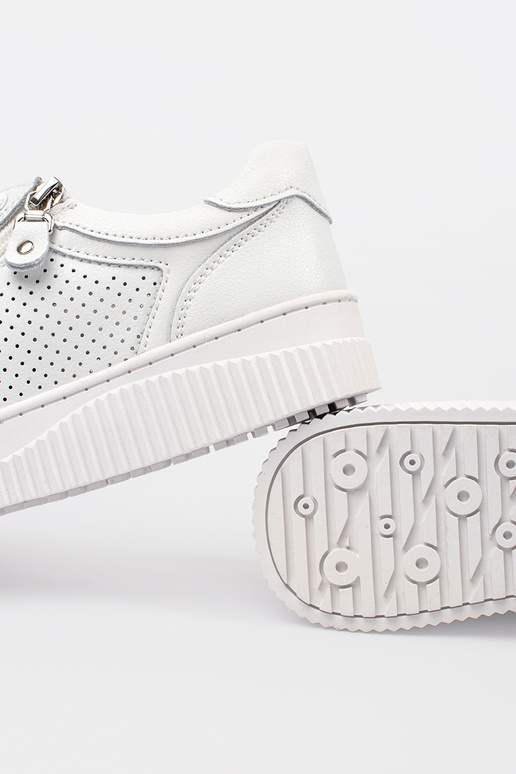 Białe sneakersy na platformie ze... Białe sneakersy na platformie ze...