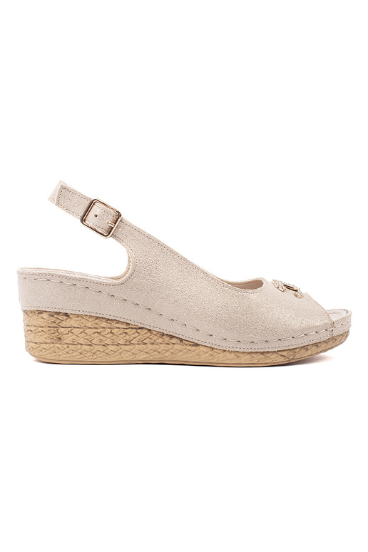 ivory sandals on a Inedge Inith buckle