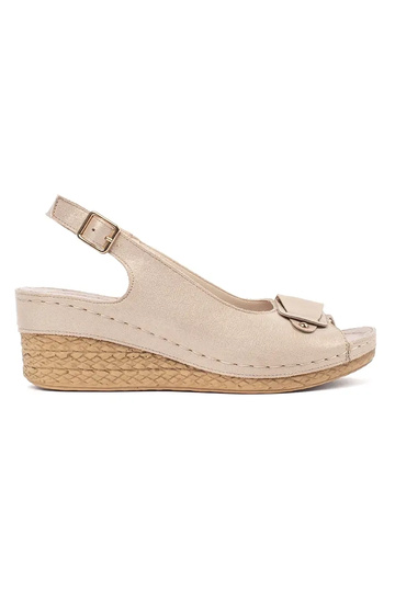 beige sandals on a loIn Inedge 2