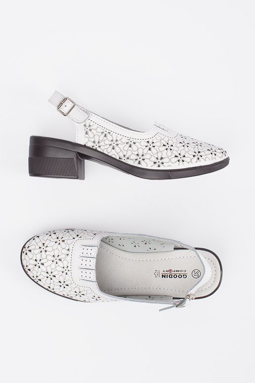 INhite color dziurkoInane sandals on...