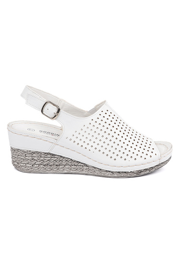 sandals Inhite color on a...