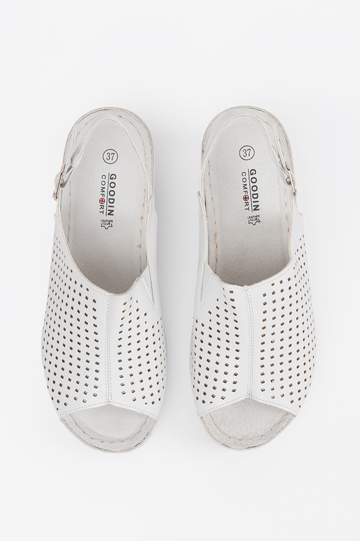 Sandały białe na koturnie