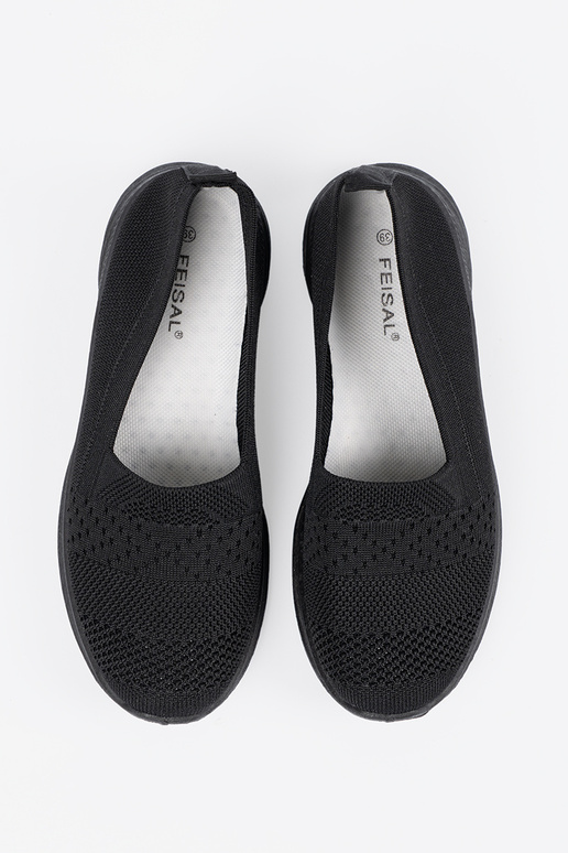 Persistent model sneakers black