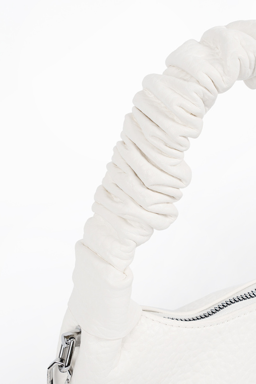 Mała biała torebka z marszczoną rączką