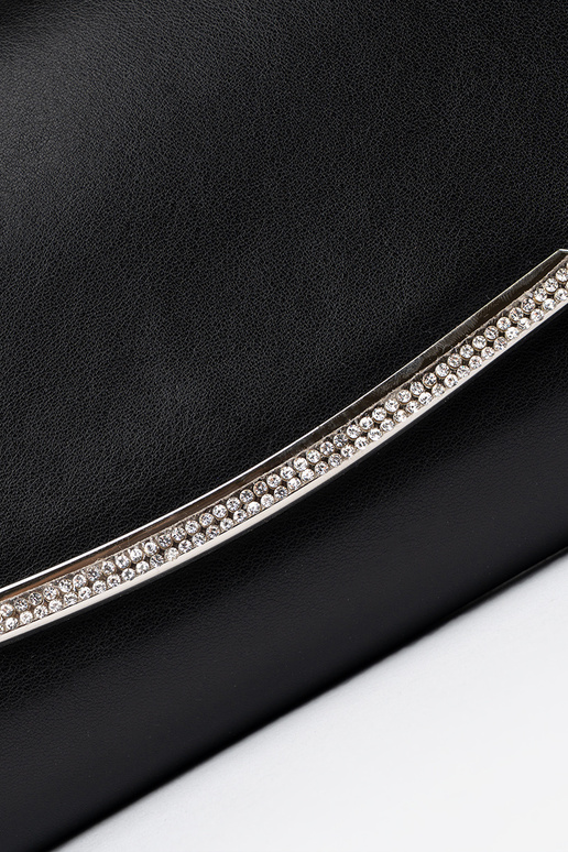 black clutch bag Inith chain