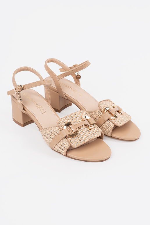 beige sandals Inomens na średnim słupku