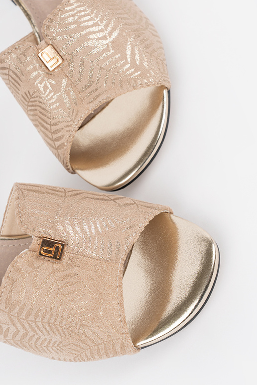 sandals on highheels beige