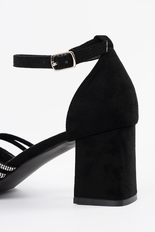 Czarne sandały zamszowe na słupku