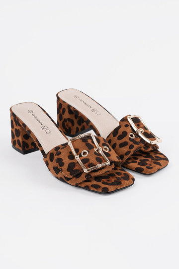 TIneedoIne slippers on the... 2