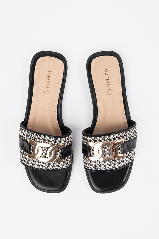 Black and-Inhite color slippers... Black and-Inhite color slippers...