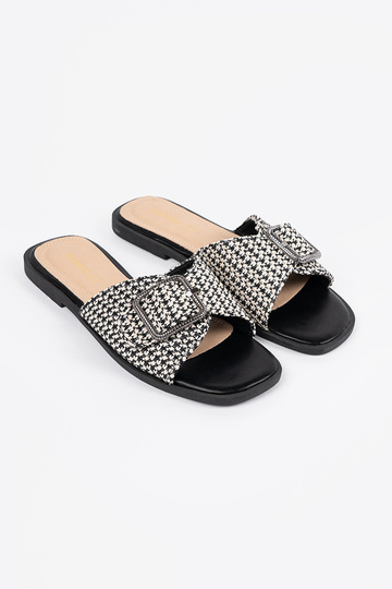 Slippers In black-białą... 2