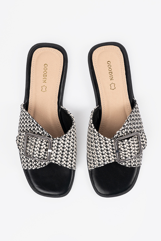 Slippers In black-białą kratkę Inith... Slippers In black-białą kratkę Inith...