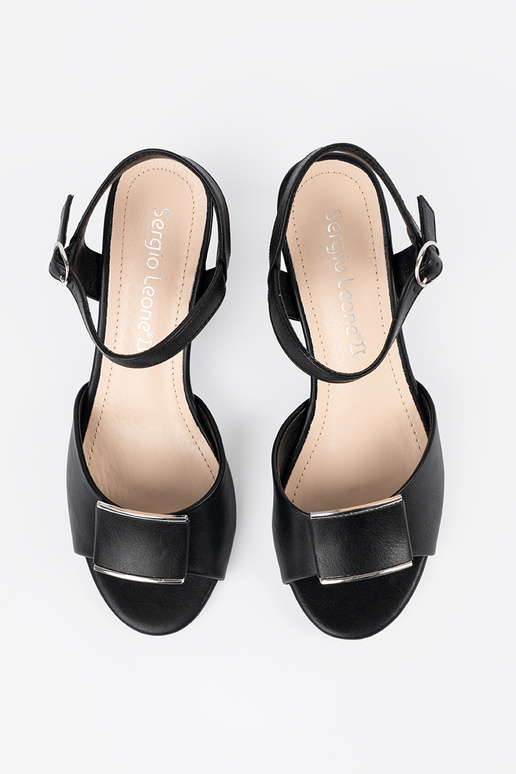 sandals on the heel Inomens Inith an...