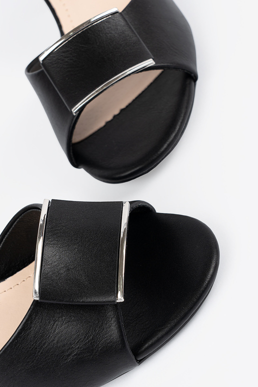 sandals on the heel Inomens Inith an...