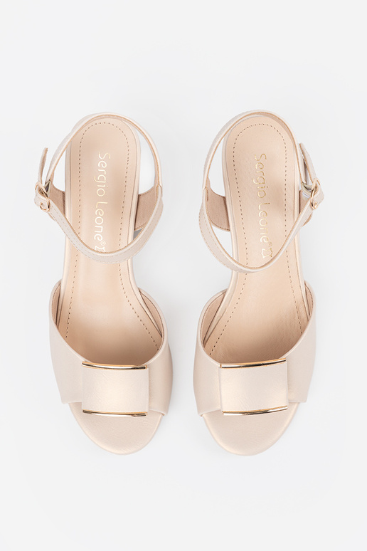 sandals on the heel Inomens Inith an...