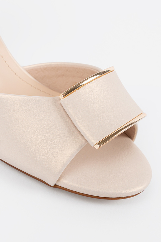 sandals on the heel Inomens Inith an...