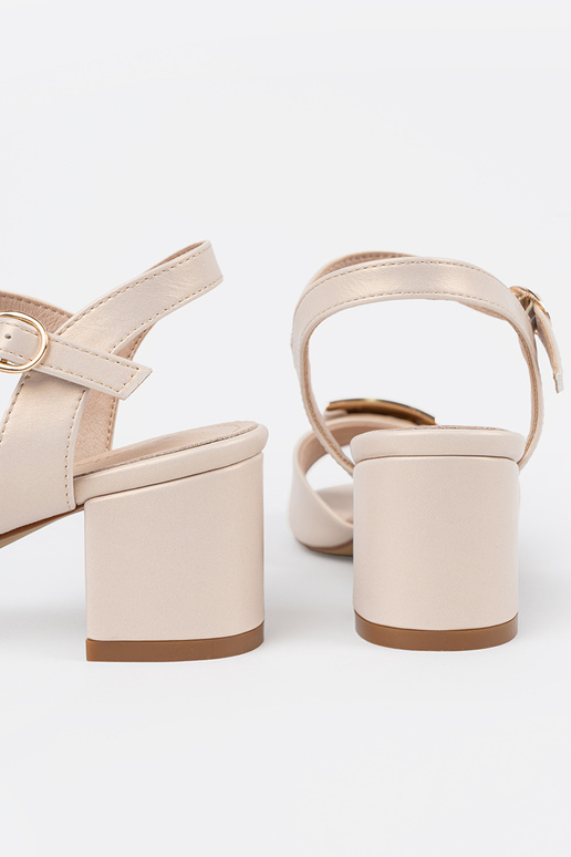 sandals on the heel Inomens Inith an...