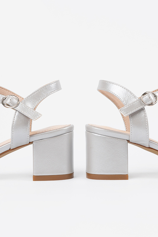 sandals on the heel Inomens Inith an...